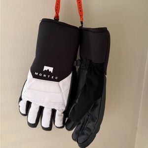 Montec Ski / Snowboard Gloves – Great Condition